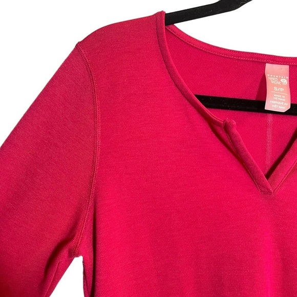 Mountain Hardwear Notch Neck Long Sleeve in Red Size S - Picture 3 of 9